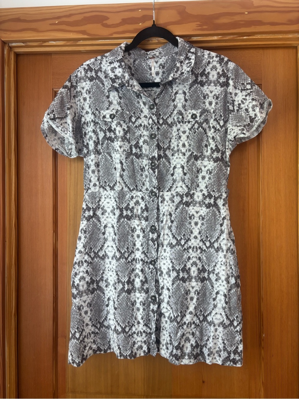 Free People Women’s Snake Print Mini Dress. Black and white size medium